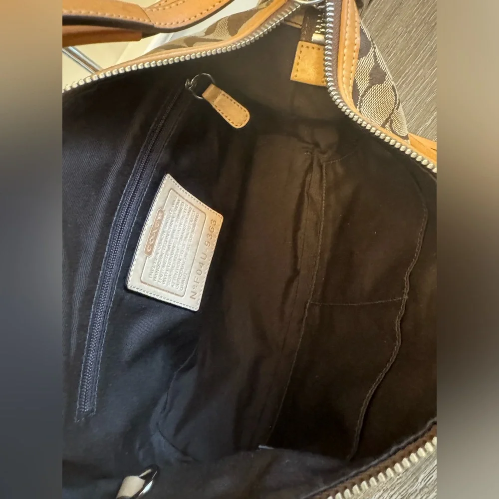 Coach Brown and Tan Shoulder Bag - Picture 3 of 13